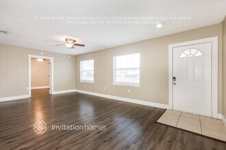 205 S Kingsway Rd, Unit 505-097 in Seffner, FL - Foto de edificio - Building Photo