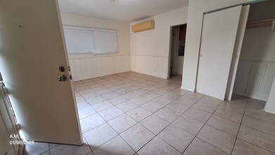 611 S Flower St, Unit 5 in Inglewood, CA - Building Photo - Building Photo