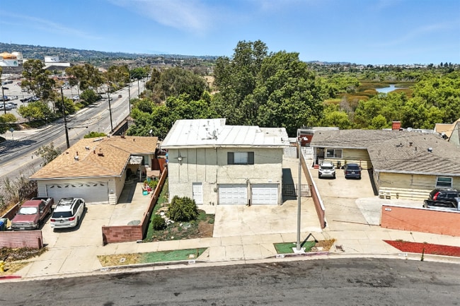 1467 N Campus Ave