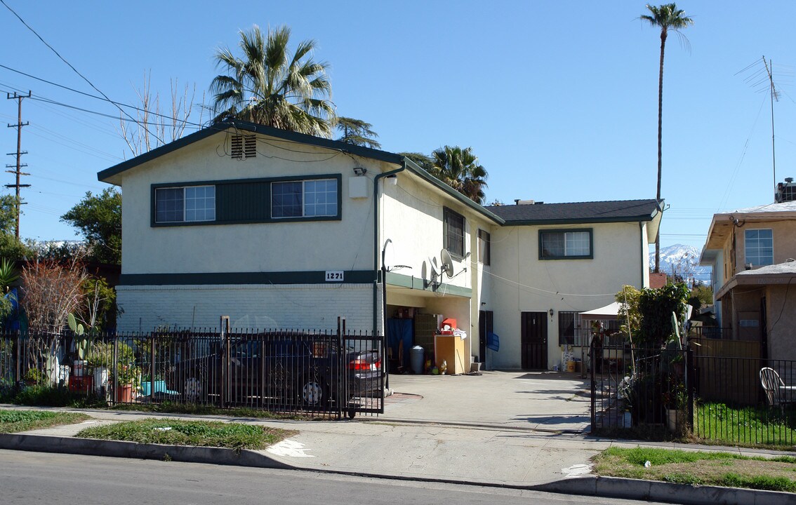 1271 Mountain View Ave in San Bernardino, CA - Foto de edificio