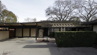 970-972 Almanor Ct Apartments