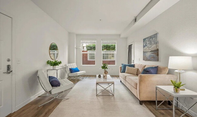 property at 423 N 2nd St