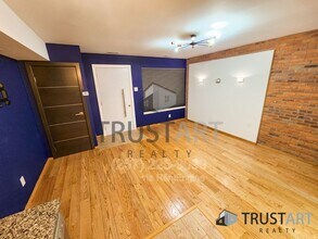 12135 Academy Rd in Philadelphia, PA - Building Photo - Building Photo