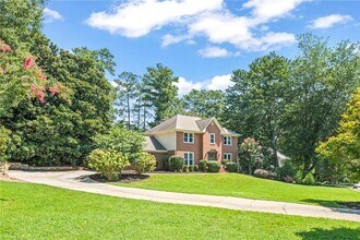 3201 Lakeridge Dr SE in Marietta, GA - Building Photo - Building Photo