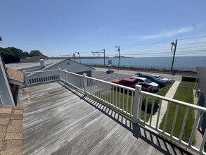 175 Main St in Niantic, CT - Building Photo - Building Photo