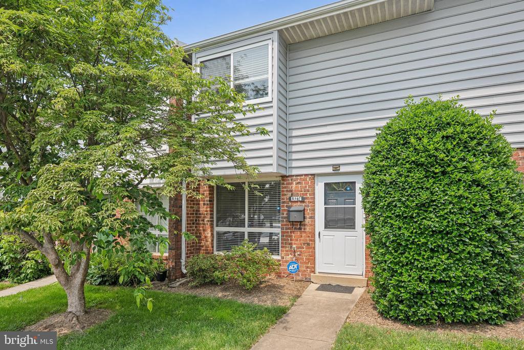 13274 Poener Pl in Herndon, VA - Building Photo