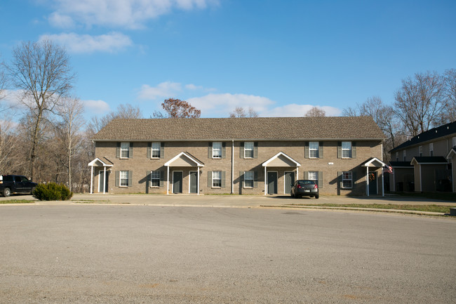 1221 Ash Ridge Dr in Clarksville, TN - Foto de edificio - Building Photo