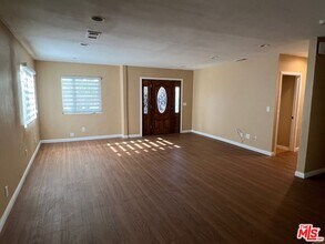 17844 Hartland St in Los Angeles, CA - Building Photo - Building Photo
