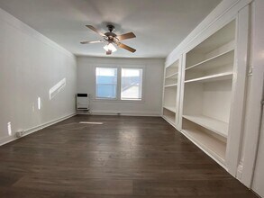 26 Westminister Avenue, in Venice, CA - Building Photo - Interior Photo