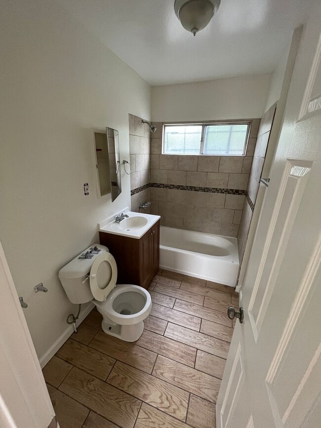 2118 1/2 Daly St in Los Angeles, CA - Building Photo - Building Photo