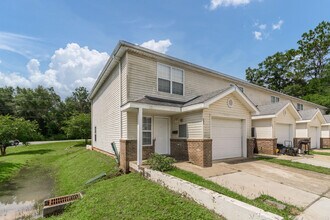 100 Corwin Dr in Crestview, FL - Building Photo - Building Photo