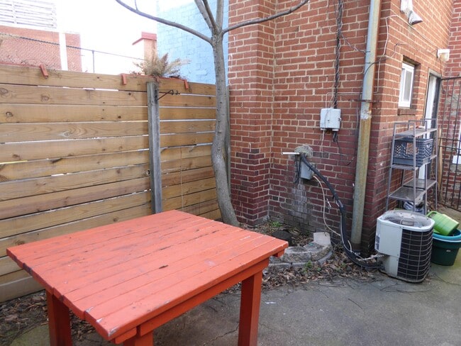 property at 408 Franklin St NW