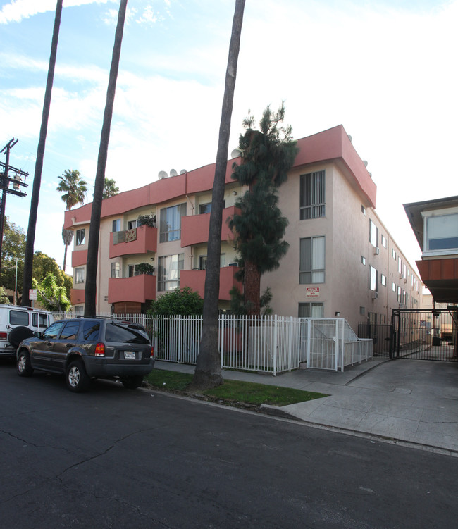 Serrano Towers Apartment in Los Angeles, CA - Building Photo - Building Photo