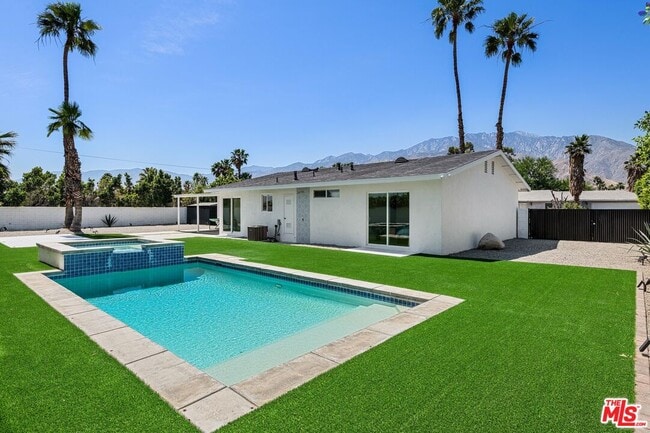 property at 2002 N Whitewater Club Dr