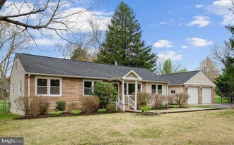 7804 Old Carolina Rd in Gainesville, VA - Building Photo