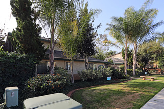 Persimmon Villas Senior Apartments in El Cajon, CA - Foto de edificio - Building Photo