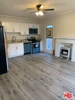 627 W 79th St in Los Angeles, CA - Building Photo