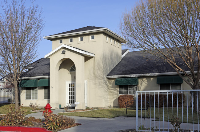 Victoria Woods West Valley in Salt Lake City, UT - Foto de edificio - Building Photo