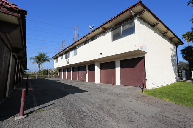 121 E Trenton Ave in Orange, CA - Building Photo - Building Photo