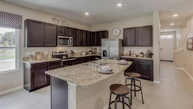 5270 Dragonfly Dr in Wildwood, FL - Foto de edificio - Building Photo