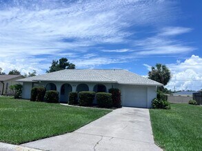 435 Belmont Ave in Venice, FL - Building Photo - Building Photo