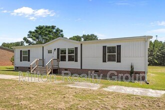 141 Pioneer Ct in Lillington, NC - Foto de edificio - Building Photo