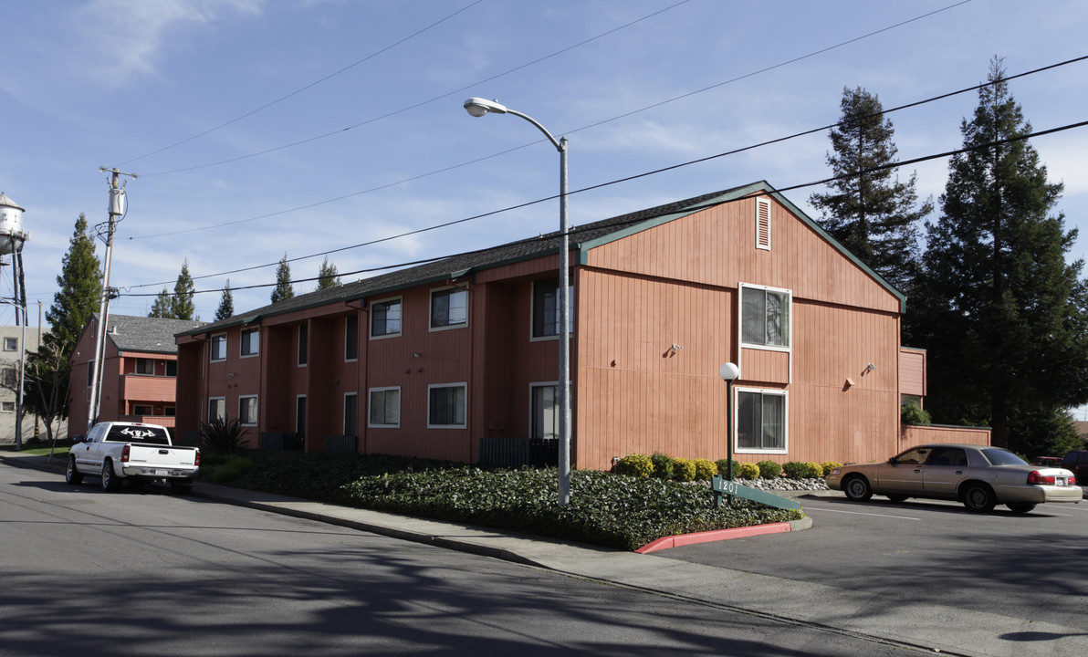 Spruce Street Apartments in Napa, CA - Building Photo