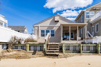 2 Riverview Pl in Sea Bright, NJ - Building Photo - Building Photo