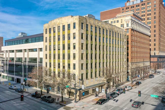 The Carrara on Farnam in Omaha, NE - Building Photo - Building Photo
