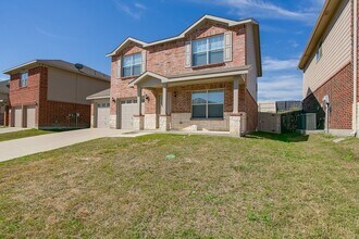 552 Crystal Springs Dr in Fort Worth, TX - Building Photo - Building Photo