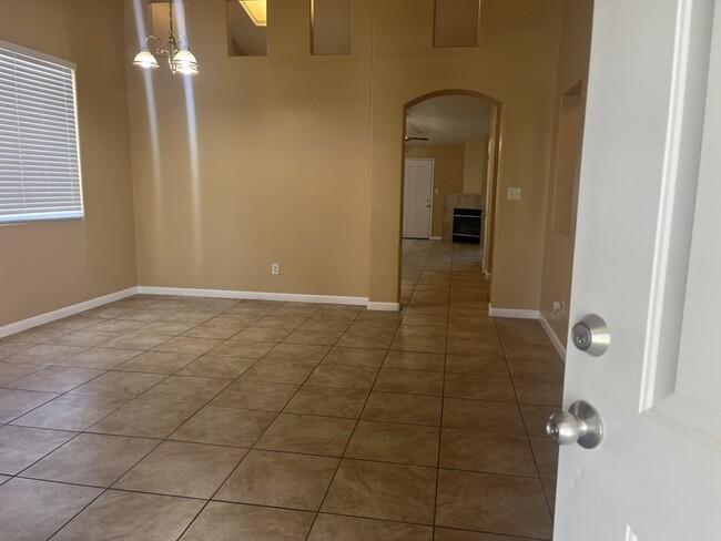 804 Astoria Park Dr in Bakersfield, CA - Building Photo - Building Photo