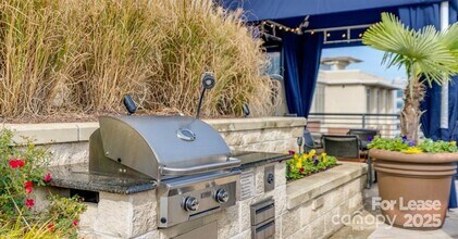 125 W Tremont Ave in Charlotte, NC - Foto de edificio - Building Photo