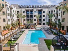 Blume on Central in Phoenix, AZ - Building Photo