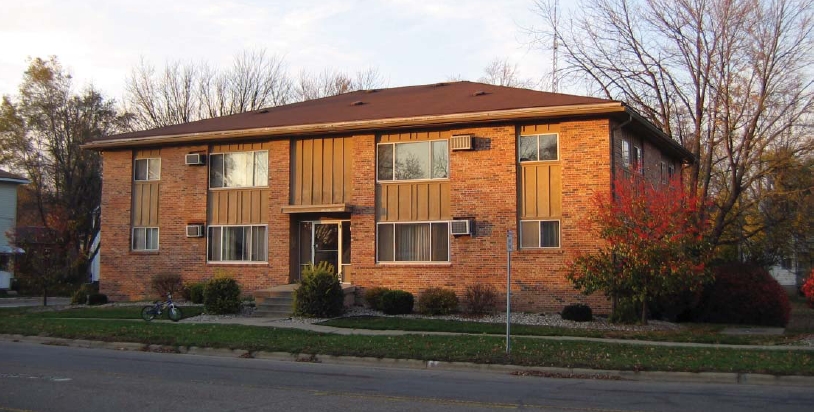 Center Street Apartments in Warsaw, IN - Building Photo