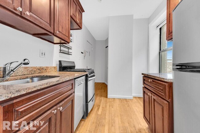 190 S 8th St in Brooklyn, NY - Building Photo - Building Photo