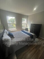 216 Matthews Drive in Newark, NJ - Building Photo