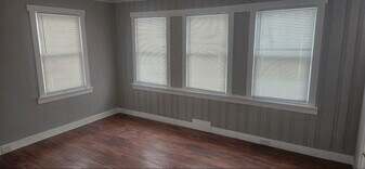 10 Carter St in Norway, ME - Building Photo