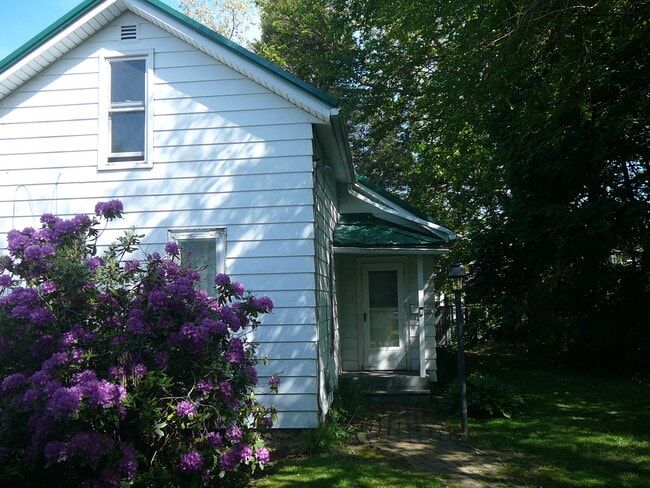 property at 1138 W 8th St