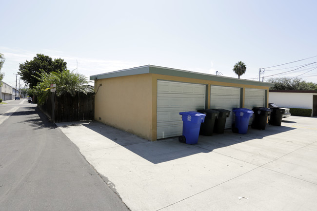 210-214 Preble Dr in Tustin, CA - Building Photo - Building Photo