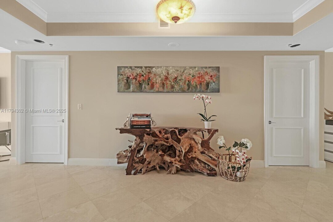 781 Crandon Blvd in Key Biscayne, FL - Building Photo