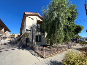 CELIS (1401) APT in San Fernando, CA - Building Photo - Interior Photo