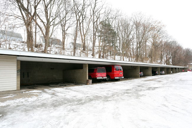 2620-2650 Caprice Ave NW in Canton, OH - Foto de edificio - Building Photo