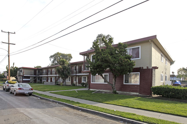 5424 Saint Mark Ave in Newark, CA - Foto de edificio - Building Photo