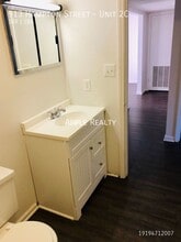 913 Hampton St, Unit Unit 2C in Eden, NC - Building Photo - Building Photo