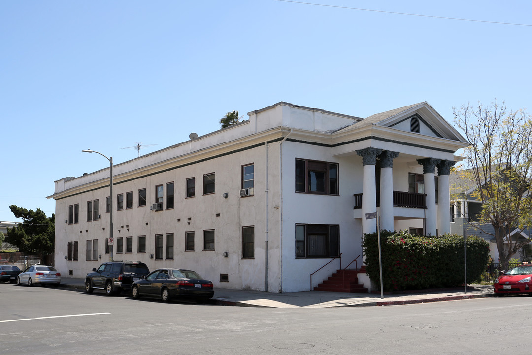 1400 Albany St in Los Angeles, CA - Building Photo