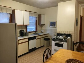 38 Linden St, Unit 16 in Boston, MA - Building Photo - Building Photo