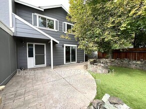 7513 Cumberland Cir in Reno, NV - Building Photo - Building Photo