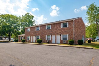 990 Chicago Ave in Harrisonburg, VA - Building Photo - Building Photo