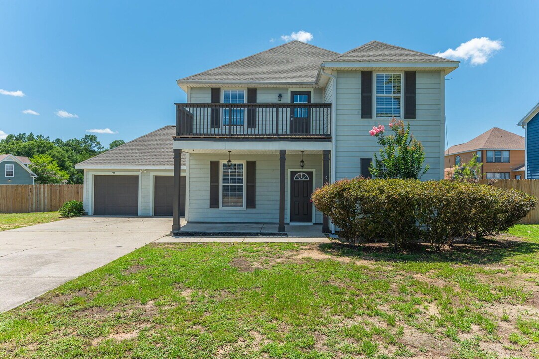 715 Presscott St in Crestview, FL - Building Photo
