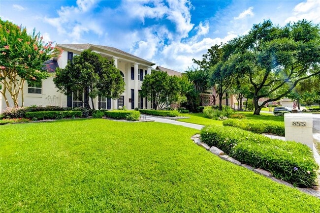855 Plainwood Dr